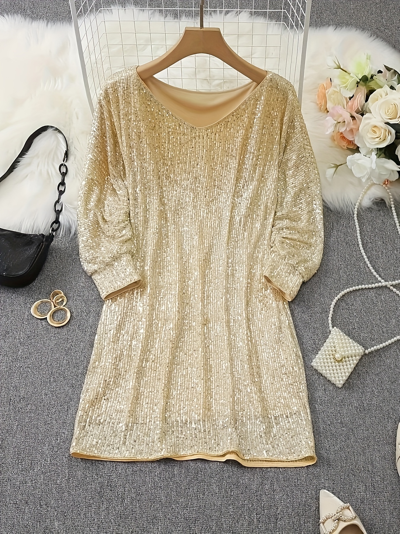 Luxury Long Sleeve Sequin Bodycon Party Dress - Elegant V-Neck Cocktail Dress - Image 3